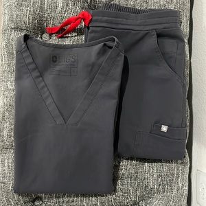 CHARCOAL GRAY FIGS SCRUB TOP & PANT